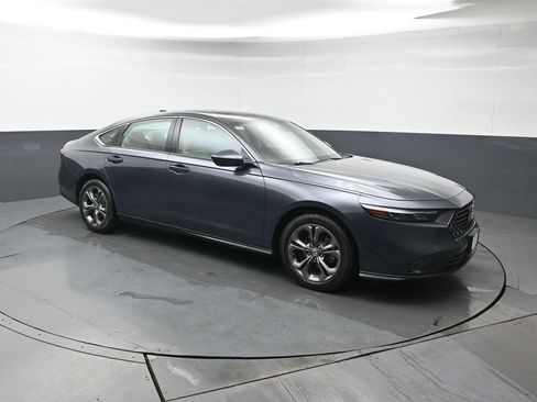 Used 2023 Honda Accord EX image 8