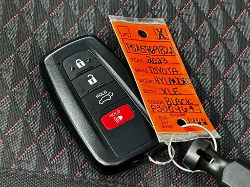 Used 2023 Toyota Highlander L image 51