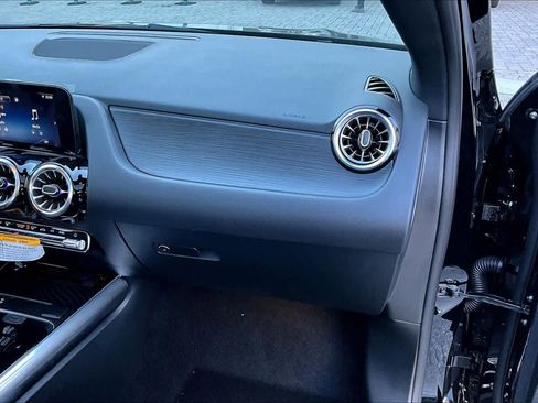 Used 2026 Mercedes-Benz GLA 250 image 17