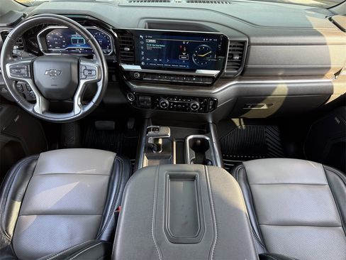 Used 2022 Chevrolet Silverado 1500 RST w/ Convenience Package II image 10