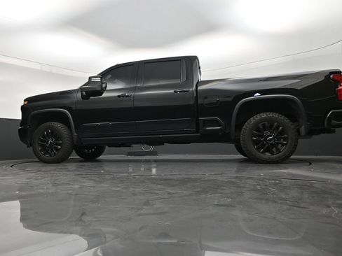 Used 2025 Chevrolet Silverado 2500 High Country w/ High Country Premium Package AWD/4WD image 21