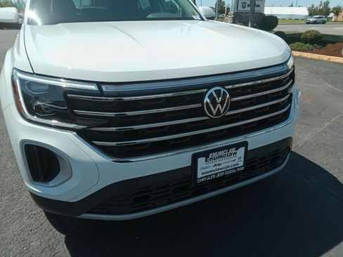 Used 2024 Volkswagen Atlas SE AWD/4WD image 26