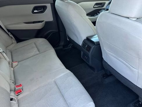 Used 2024 Nissan Rogue SV FWD image 18