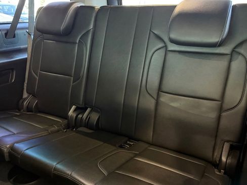 Used 2019 Chevrolet Suburban LT image 34
