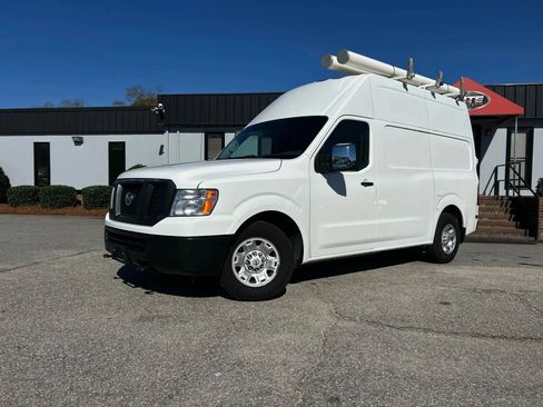 Used 2018 Nissan NV 3500 SV w/ Navigation Package image 3