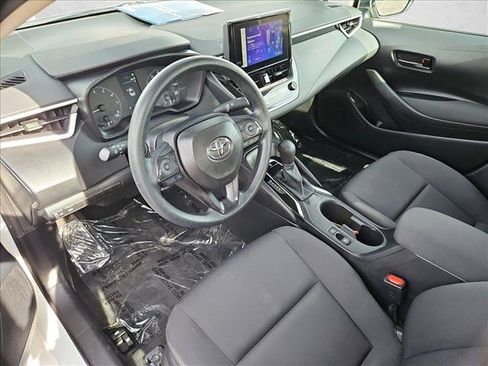 Used 2025 Toyota Corolla LE FWD image 12