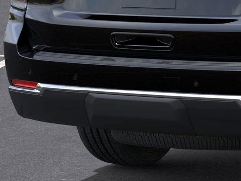 New 2026 Chevrolet Suburban LS image 14