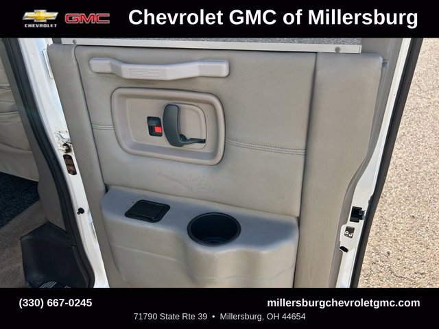 Used 2004 GMC Savana 1500 w/ Preferred Equipment Group RWD image 31