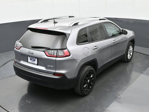 Used 2020 Jeep Cherokee Latitude w/ Cold Weather Group FWD image 31