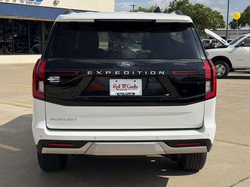 Used 2025 Ford Expedition Platinum AWD/4WD image 6