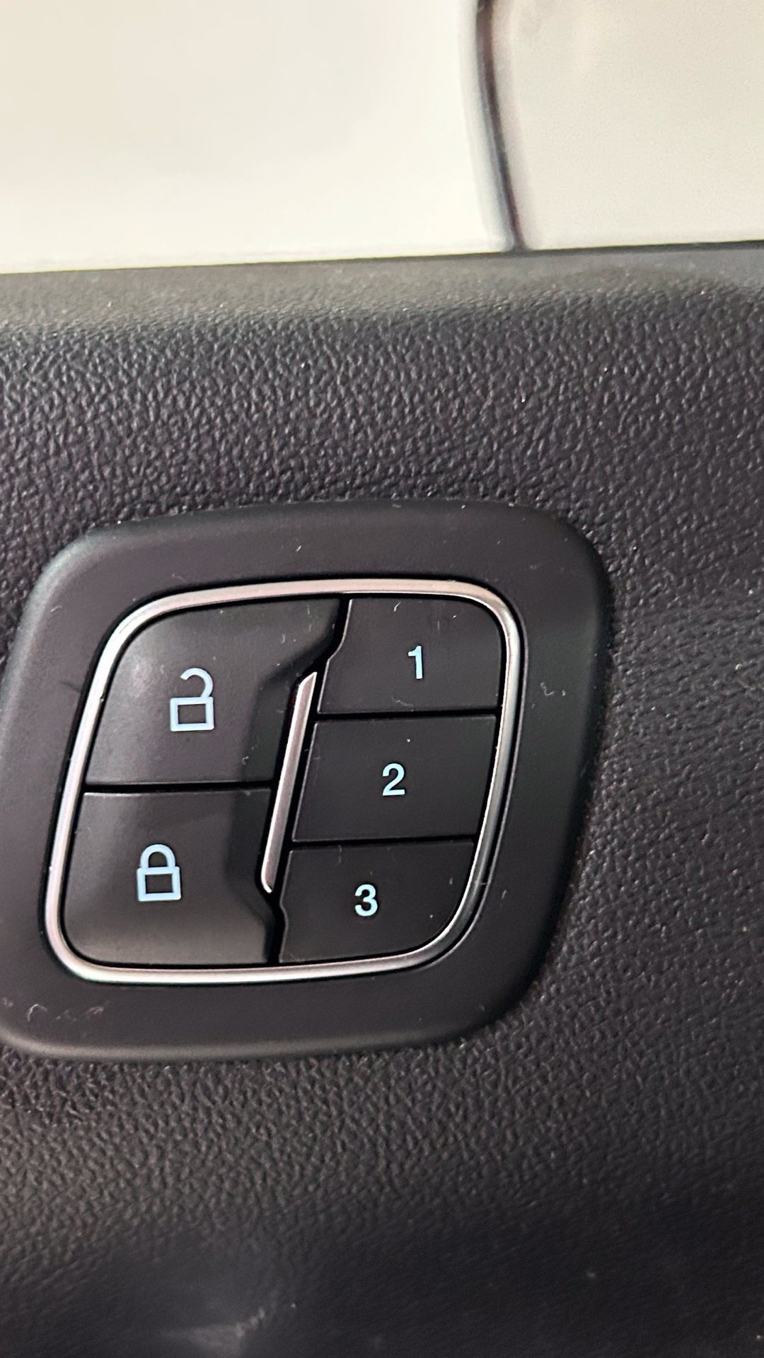 Used 2020 Ford Escape SEL AWD/4WD image 37