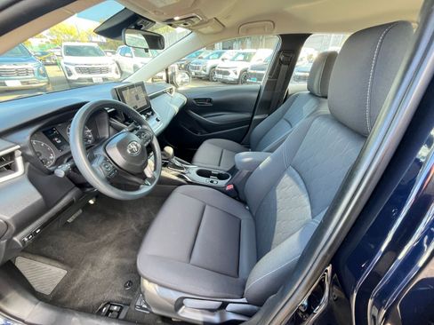 Used 2025 Toyota Corolla LE image 24
