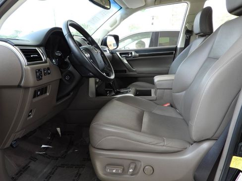 Used 2017 Lexus GX 460 w/ Navigation Package AWD/4WD image 52