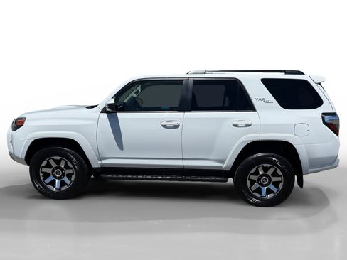 Used 2024 Toyota 4Runner TRD Off-Road AWD/4WD image 2