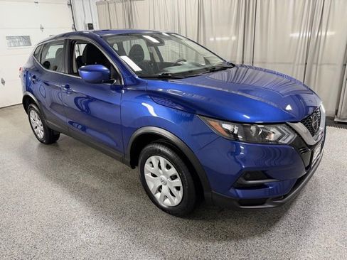 Used 2020 Nissan Rogue Sport S image 3