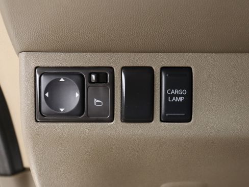 Used 2011 Nissan Frontier SL image 56