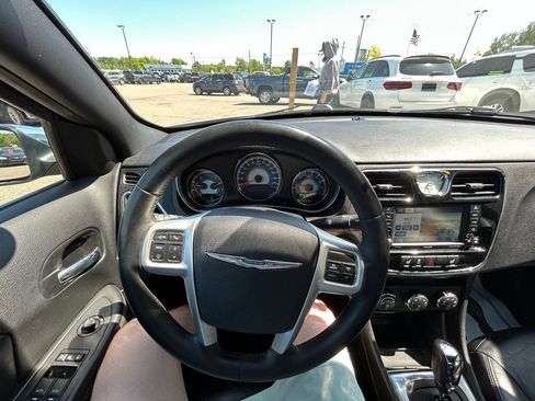 Used 2012 Chrysler 200 Limited FWD image 26