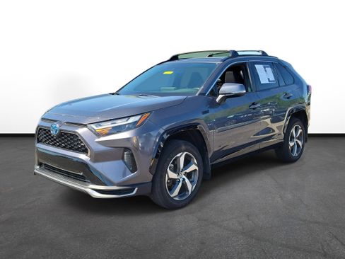 Used 2023 Toyota RAV4 SE w/ Weather & Moonroof Package AWD/4WD image 2