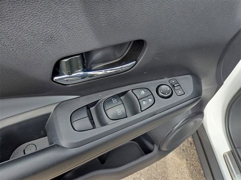 New 2024 Nissan Kicks SR w/ SR Premium Package image 18