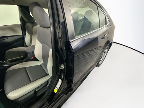 Used 2024 Toyota Corolla LE FWD image 12