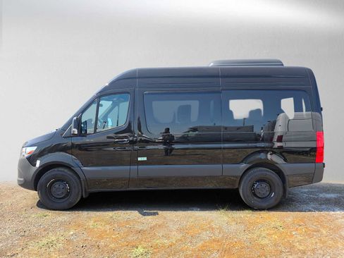 Used 2025 Mercedes-Benz Sprinter 2500 image 6
