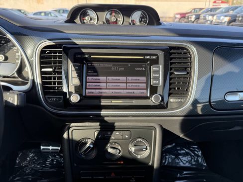 Used 2012 Volkswagen Beetle Turbo image 16