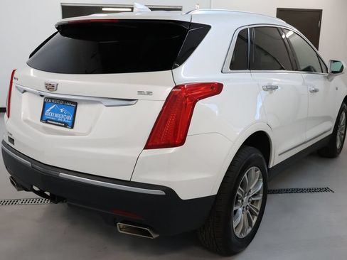 Used 2018 Cadillac XT5 Luxury w/ Driver Awareness Package AWD/4WD image 7