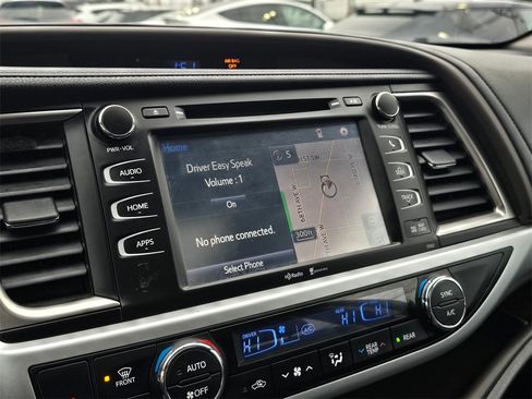 Used 2014 Toyota Highlander XLE image 31