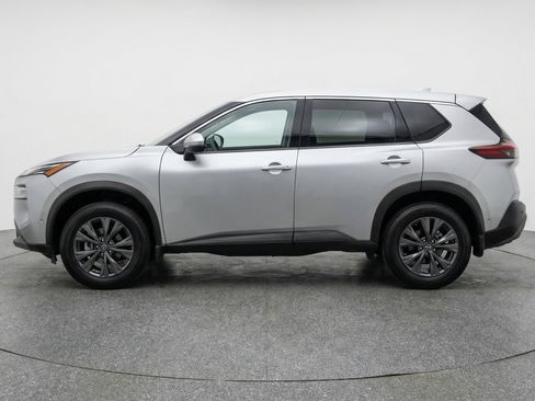 Used 2025 Nissan Rogue SV FWD image 5