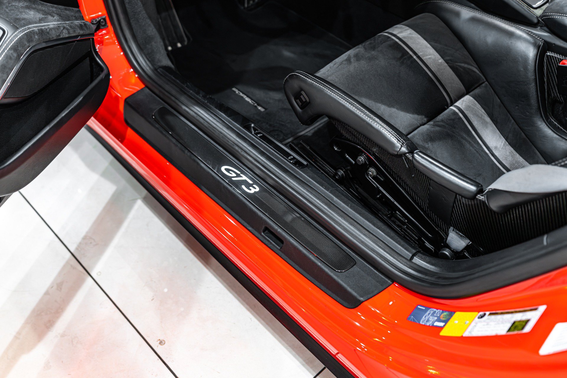 Used 2018 Porsche 911 GT3 RWD image 44
