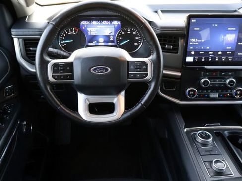 Certified 2023 Ford Expedition XLT image 4