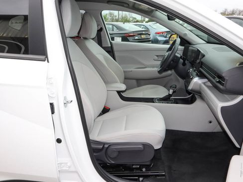 Used 2025 Hyundai Kona SEL image 25