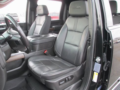 Used 2022 Chevrolet Silverado 2500 High Country w/ Technology Package image 18