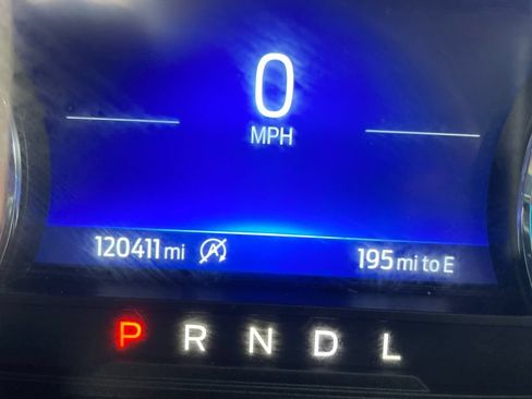 Used 2021 Ford Explorer XLT w/ Equipment Group 202A RWD image 13