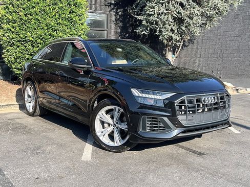 Used 2023 Audi Q8 Prestige image 6
