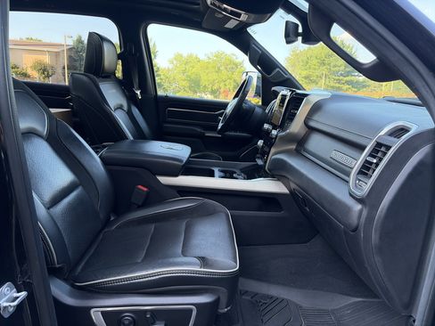 Used 2019 RAM 1500 Laramie AWD/4WD image 31