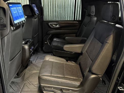 Used 2023 Chevrolet Suburban High Country w/ Advanced Technology Package AWD/4WD image 15