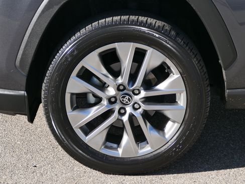 Used 2023 Toyota RAV4 XLE Premium FWD image 10