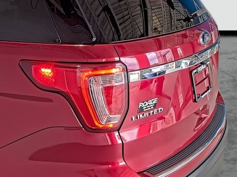 Used 2018 Ford Explorer Limited w/ Ford Safe & Smart Package AWD/4WD image 10