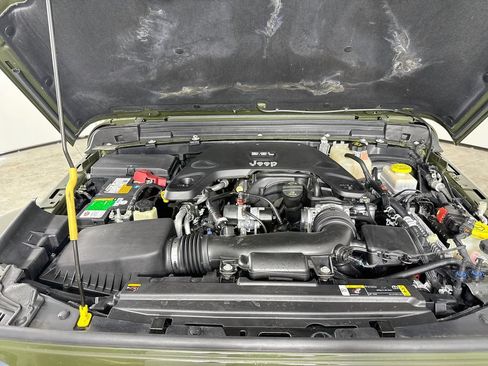 Used 2021 Jeep Wrangler Unlimited Sahara AWD/4WD image 36