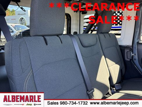 Used 2024 Jeep Wrangler Willys image 37