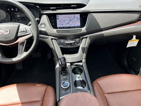 New 2026 Cadillac XT5 Premium Luxury w/ Driver Assist Package AWD/4WD image 15