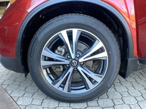 Used 2018 Nissan Rogue SL w/ Premium Package image 10