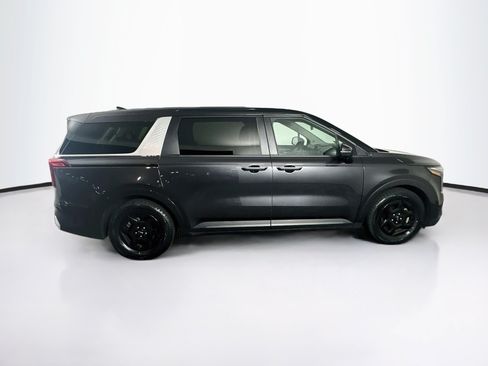 Used 2025 Kia Carnival FWD image 10
