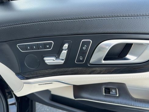 Used 2013 Mercedes-Benz SL 550 image 20