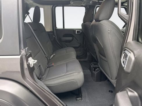 Used 2022 Jeep Wrangler Unlimited Sport AWD/4WD image 17