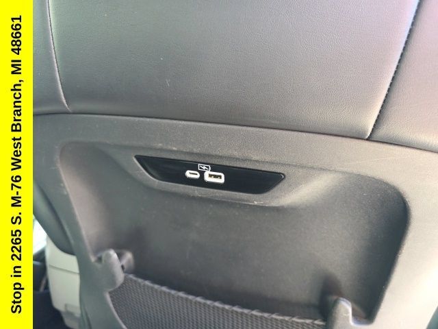 Used 2023 Chrysler Pacifica Touring-L FWD image 41