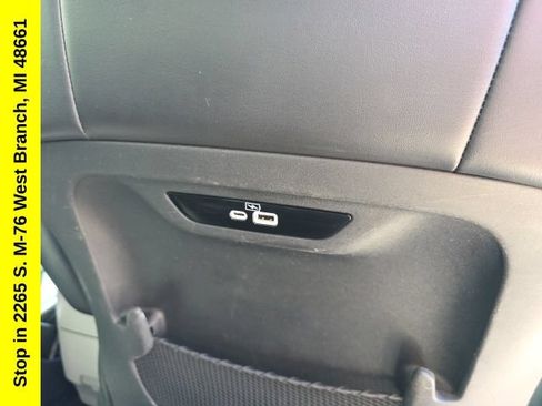 Used 2023 Chrysler Pacifica Touring-L FWD image 41