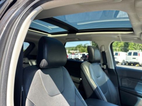 Used 2017 Ford Edge Titanium w/ Equipment Group 301A FWD image 47