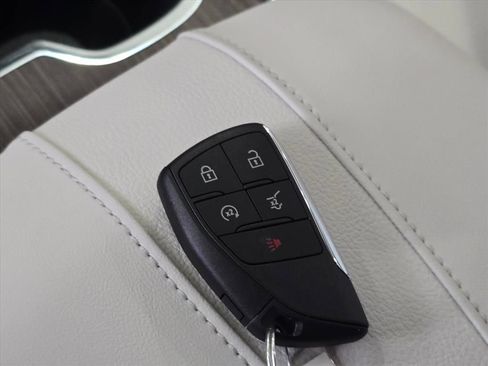 New 2026 GMC Acadia Denali w/ Super Cruise Package image 13